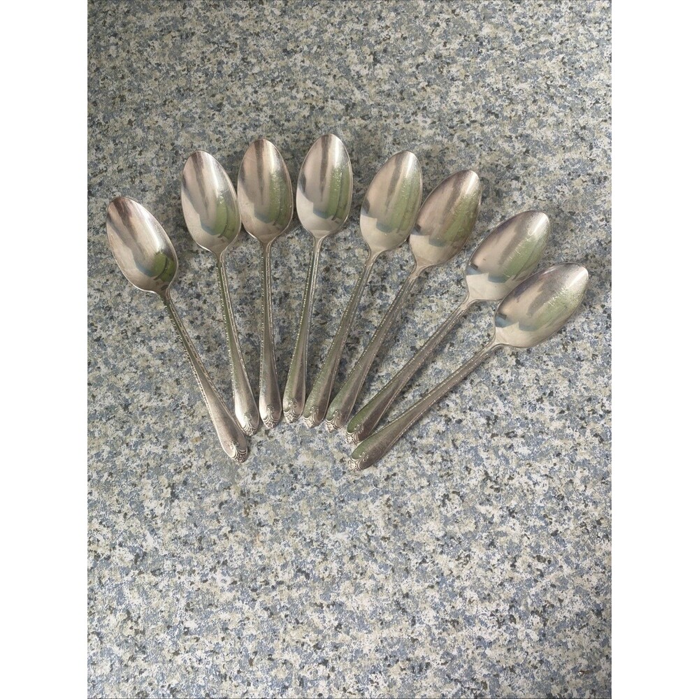 8 spoons   1940 Wm Rogers Son Exquisite International Silverplate teaSpoon